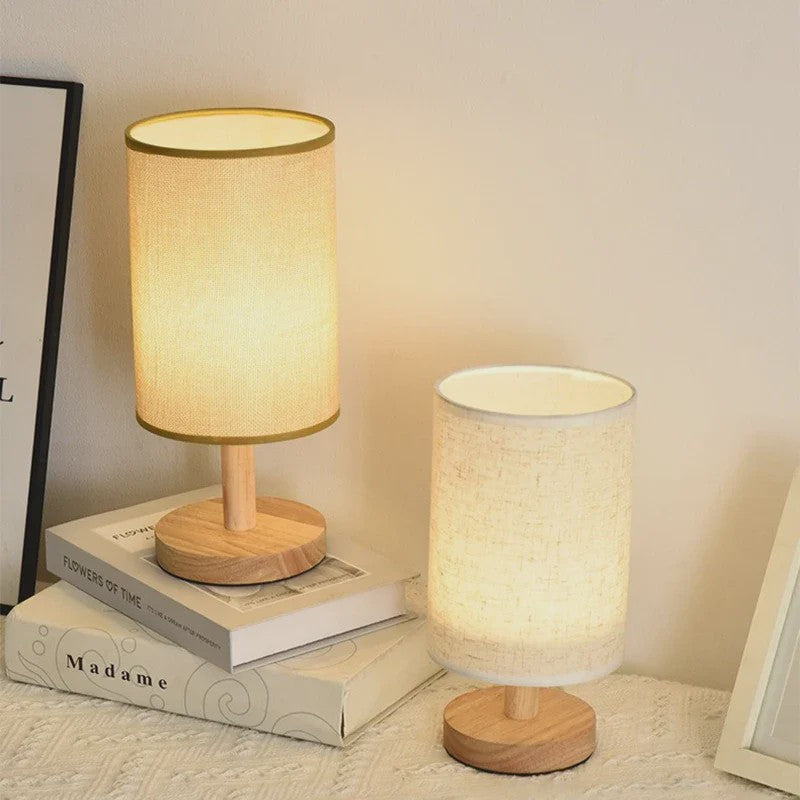 Sfeervolle LED Tafellamp met Houten Basis & Stoffen Kap - Dimbare Nachtlamp USB
