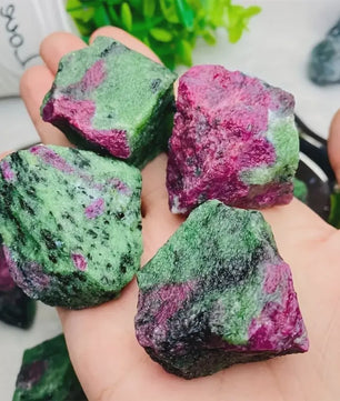 Ruwe Robijn Zoisiet Kristallen - Natuurlijke Edelsteen voor Healing & Meditatie