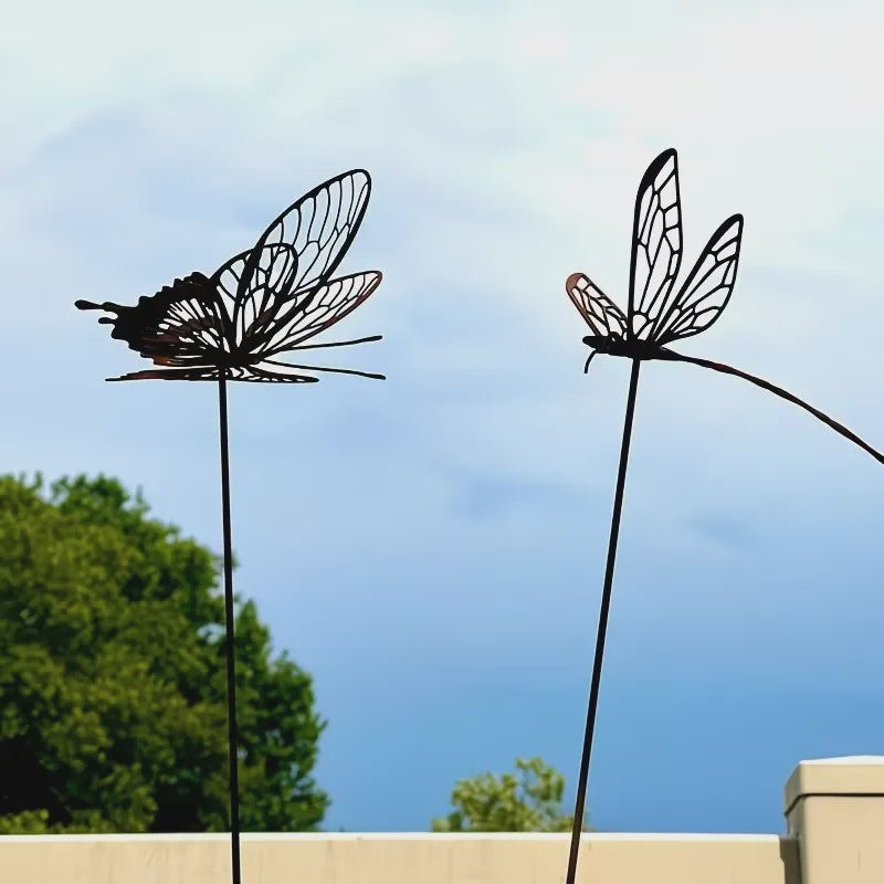 Roestkleurige Libelle & Vlinder Tuinsteker - Sierlijk Decoratie Ornament voor Buiten