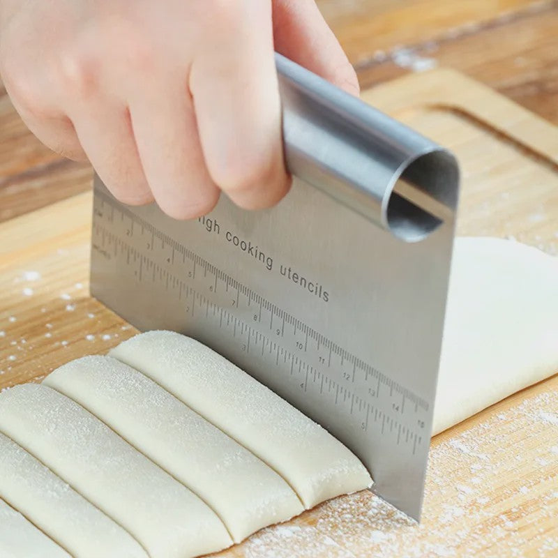 RVS Deegschraper, Pizzasnijder en Deegsnijder met Nauwkeurige Schaalverdeling - Multifunctioneel Keukengereedschap