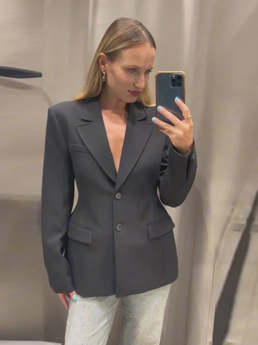 Chique Dames Blazer met Schoudervullingen en Split – Lente 2025 Collectie