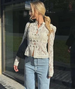 Vintage Kant Blouse met Pofmouwen en Elegante Knoopsluiting - Zomer Top