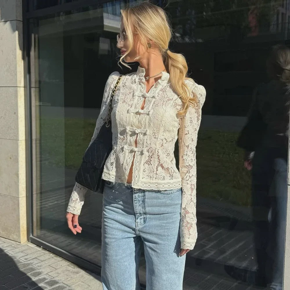 Vintage Kant Blouse met Pofmouwen en Elegante Knoopsluiting - Zomer Top