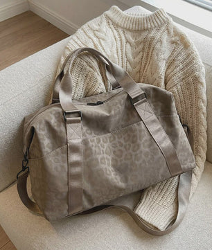 Stijlvolle Leopard Print Duffle Bag: Grote Reistas met Verstelbare Band voor Dames