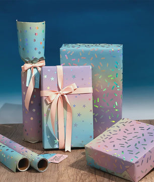 Feestelijk Regenboog Cadeaupapier met Sterren & Stippen - 43x300cm
