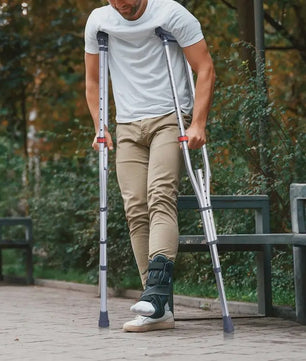 Set van 2 Verstelbare Aluminium Okselkrukken met Zachte Pads - Ideaal voor Volwassenen & Tieners na Blessure of Operatie