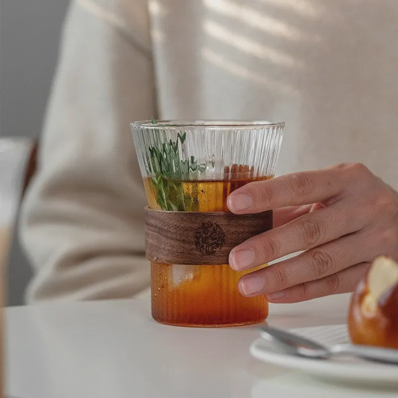 Japanse Stijl Glazen Koffiemok 350ML met Walnoothouten Sleeve - Stijlvol & Hittebestendig