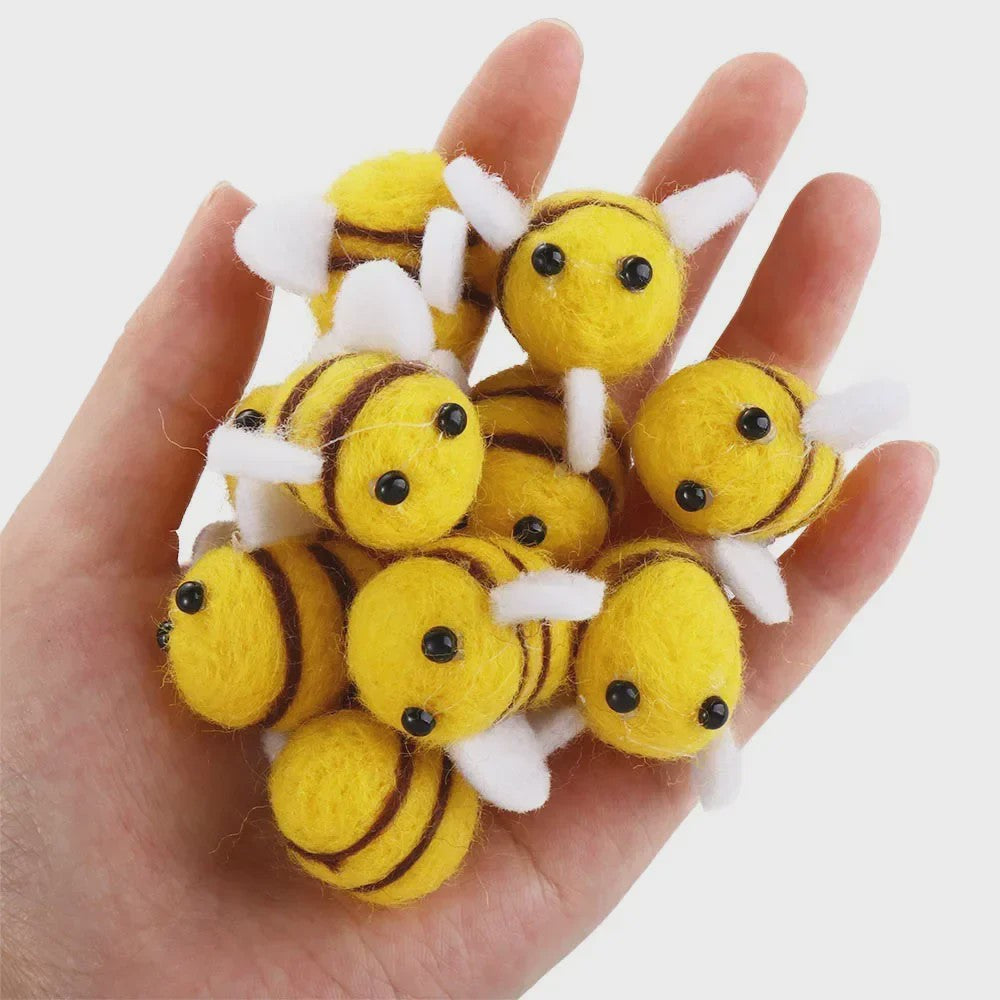 Set van 10 Kawaii Vilten Bijen - Decoratie & DIY Accessoires