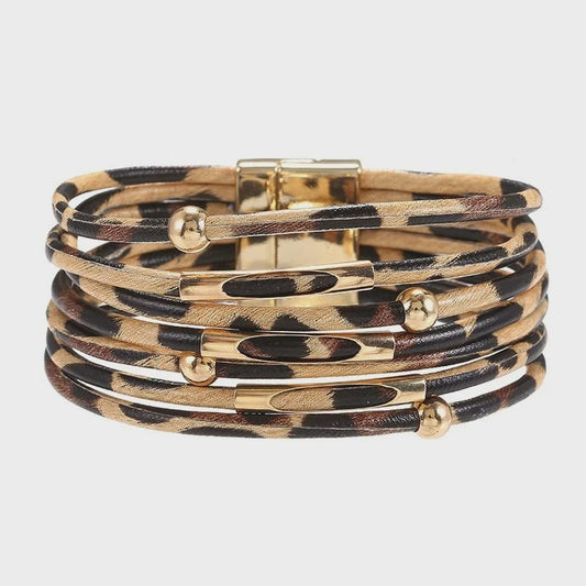 Luxe Leren Armband met Luipaardprint en Goudkleurige Accenten - Multi-Layer