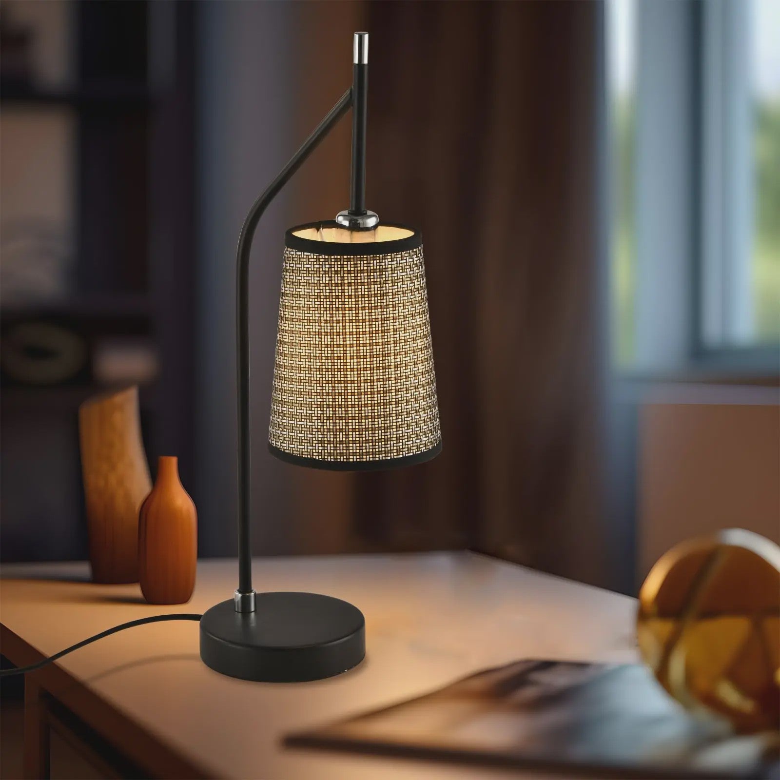 Retro Vintage Tafellamp Zwart met Beige Stofkap - Sfeervolle Verlichting voor Slaapkamer & Woonkamer
