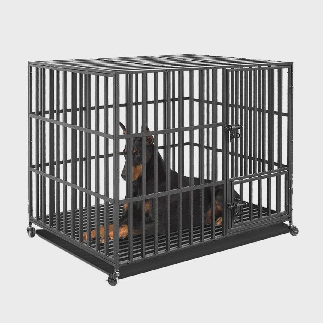 Robuuste Metalen Hondenkennel met 3 Deuren, Wielen en Uitneembare Lade
