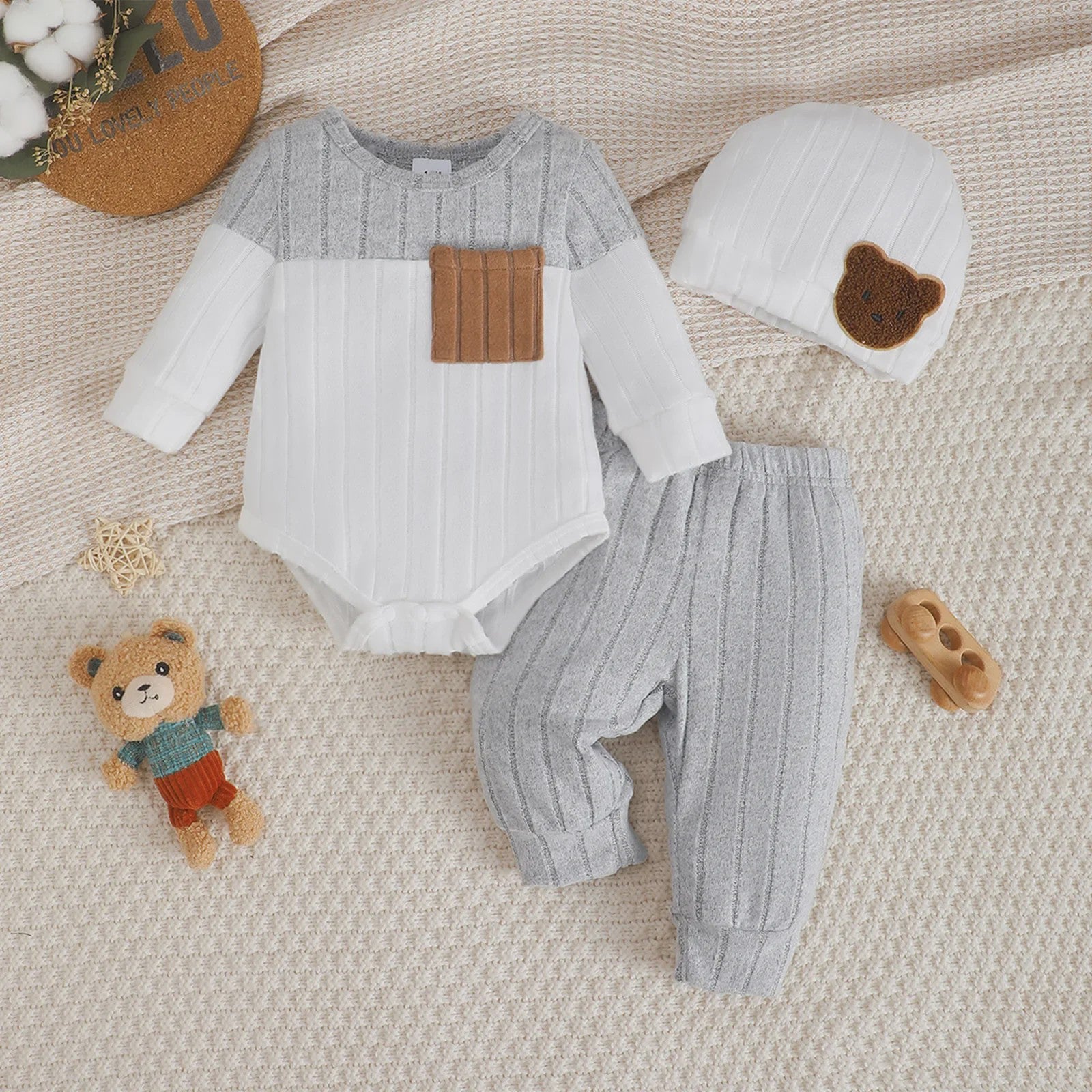 Baby Jongen Set: Longsleeve Bodysuit, Broekje & Muts - Kleurblok Design (0-18 Maanden)