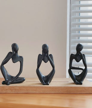 Set van 3 Abstracte Denker Beeldjes - Stijlvolle Hars Sculpturen voor Bureau & Woondecoratie