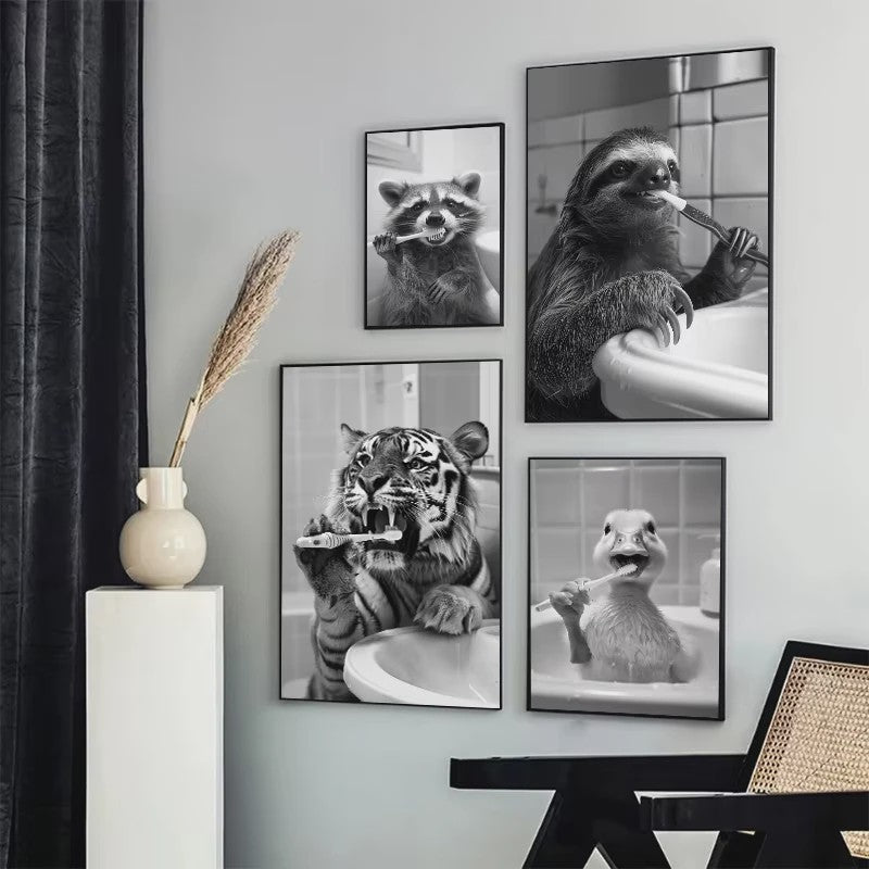 Grappige Zwart-Wit Canvas Poster: Schattige Dieren Poetsen Tanden - Muurdecoratie