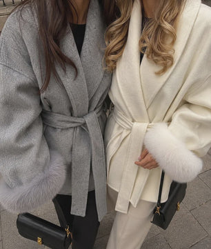 Luxe Dames Woljas met Bontkraag en Riem - Kort & Elegant