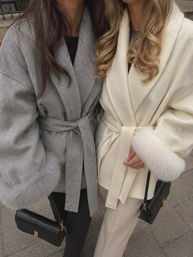 Luxe Dames Woljas met Bontkraag en Riem - Kort & Elegant