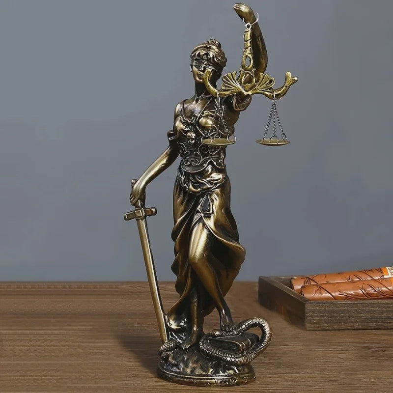 Retro Koperkleurige Vrouwe Justitia Beeldje - Decoratie voor Huis & Kantoor