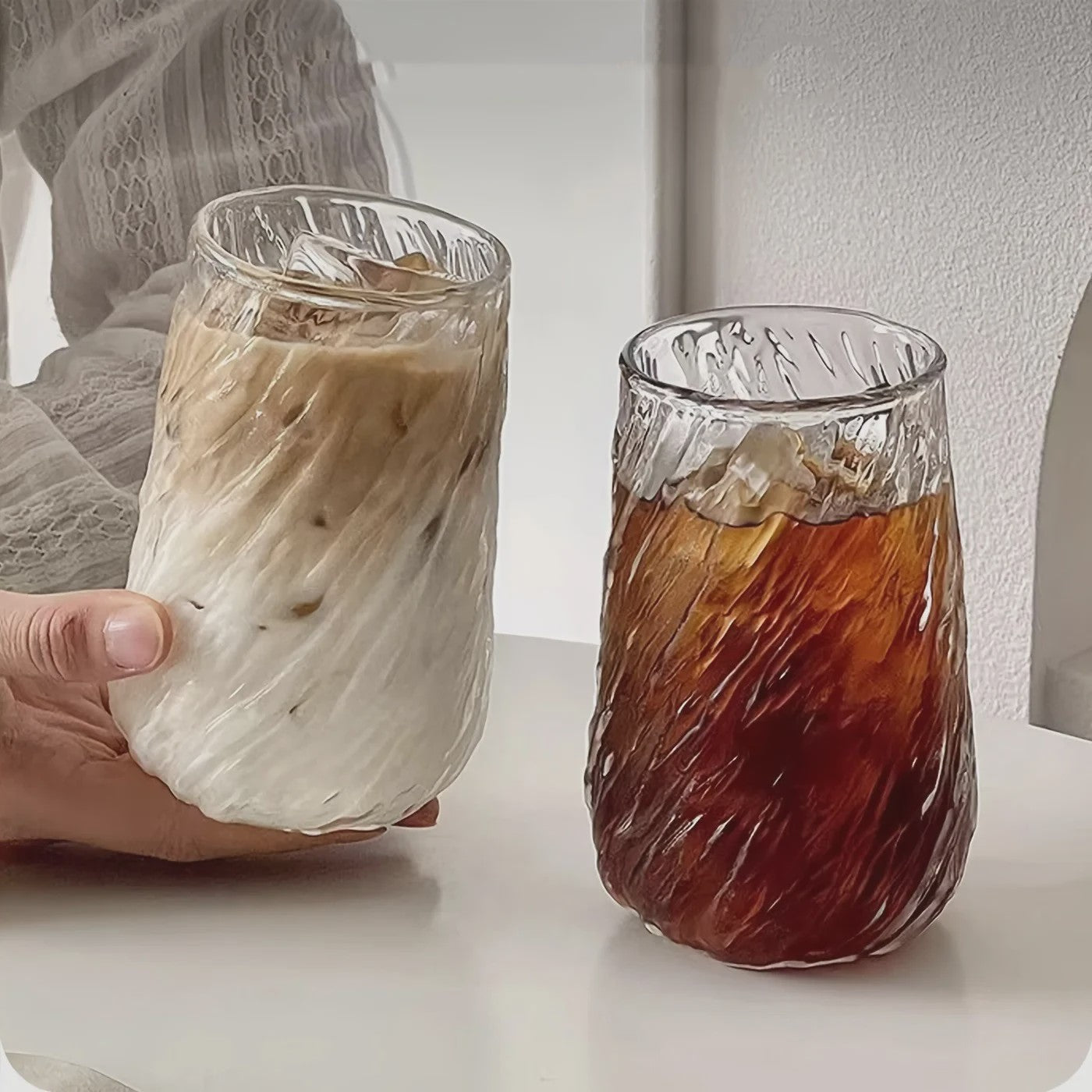 Stijlvol 400ML Glazen Mok met Draaiend Design - Perfect voor Koffie, Thee & IJskoffie