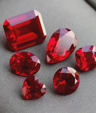 Premium Rode Robijn Edelsteen - Pigeon Blood Kleur - UV Test Geslaagd - Diverse Slijpvormen - Sieraden & Collectie