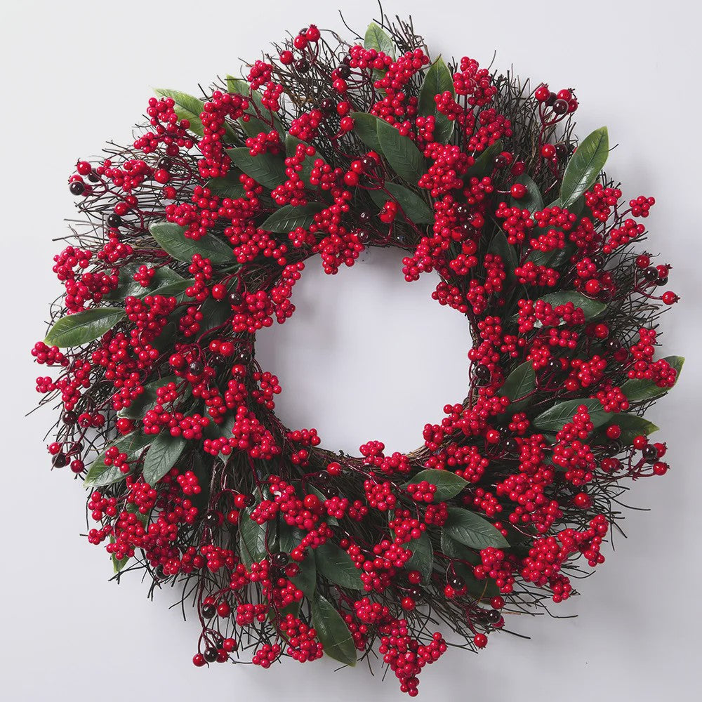 Handgemaakte Kerstkrans met Cipres, Rode Bessen & Denneappels - Voordeur Decoratie