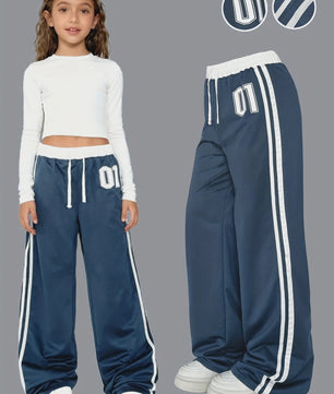 Meisjes Sportbroek met Wijde Pijpen, Trekkoord en '01' Print - Trendy Casual