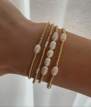 Set van 4 Elegante Armbanden met Goudkleurige Kralen en Parels voor Dames