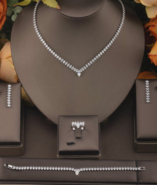Elegante Zirkonia Sieradenset V-vorm - Perfect voor Dagelijks Gebruik en Feestjes