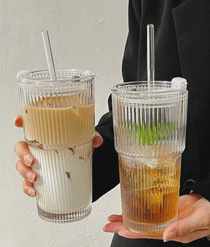 Glazen Koffiebeker met Ribbelpatroon, Deksel & Rietje - 600ML