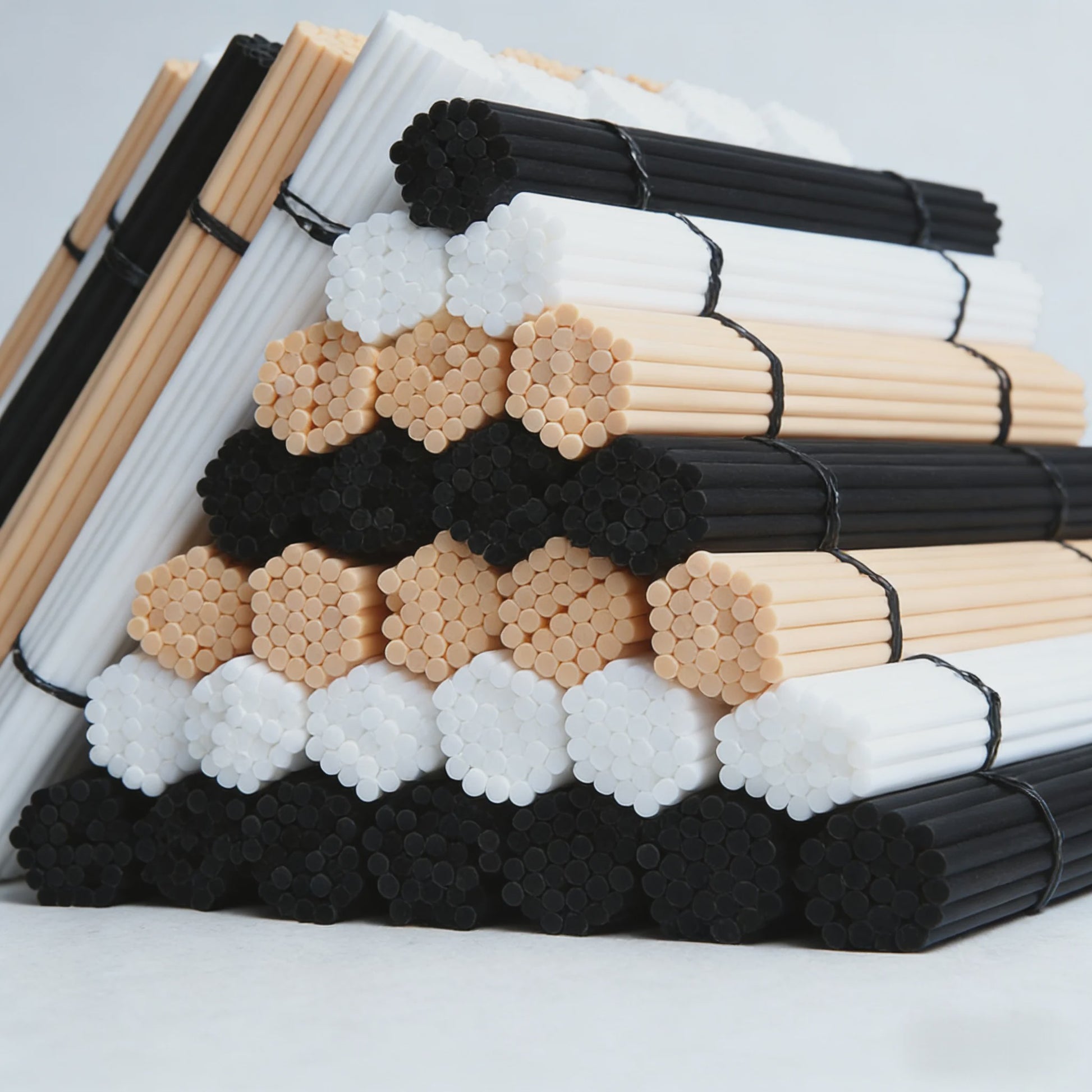 100x Diffuser Stokjes - 3mm x 240mm - Houtkleur, Zwart & Wit - Geurverspreider