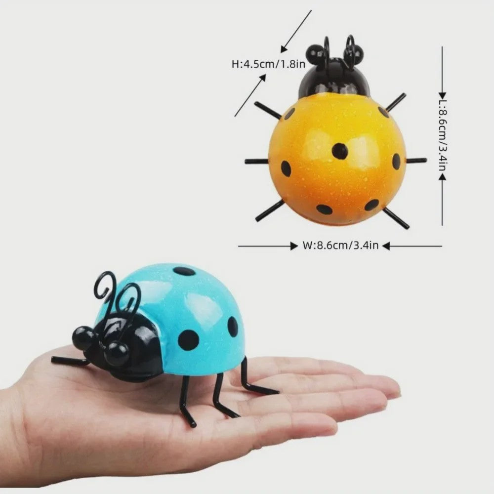 Metalen Lieveheersbeestje Muurdecoratie - Charmante Decoratie voor Binnen & Buiten