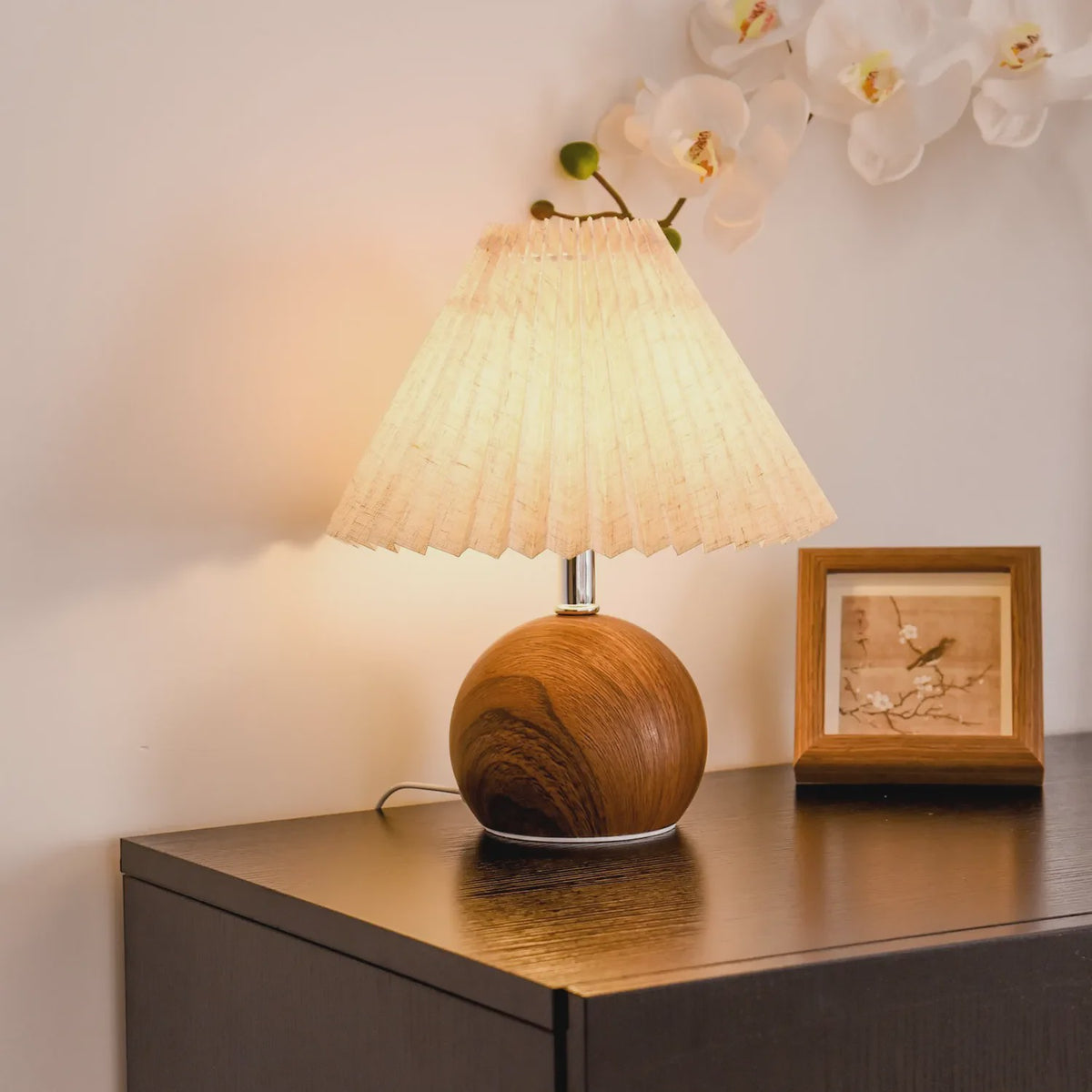 Nordic Plissé Tafellamp - Sfeervolle Slaapkamerlamp met USB & Kleurkeuze