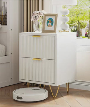 Moderne Witte Nachtkastje met 2 Lades en Gouden Poten - Scandinavisch Design