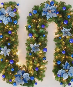 Luxe Kerstguirlande 2.7m met LED Verlichting, Poinsettia en Ballen