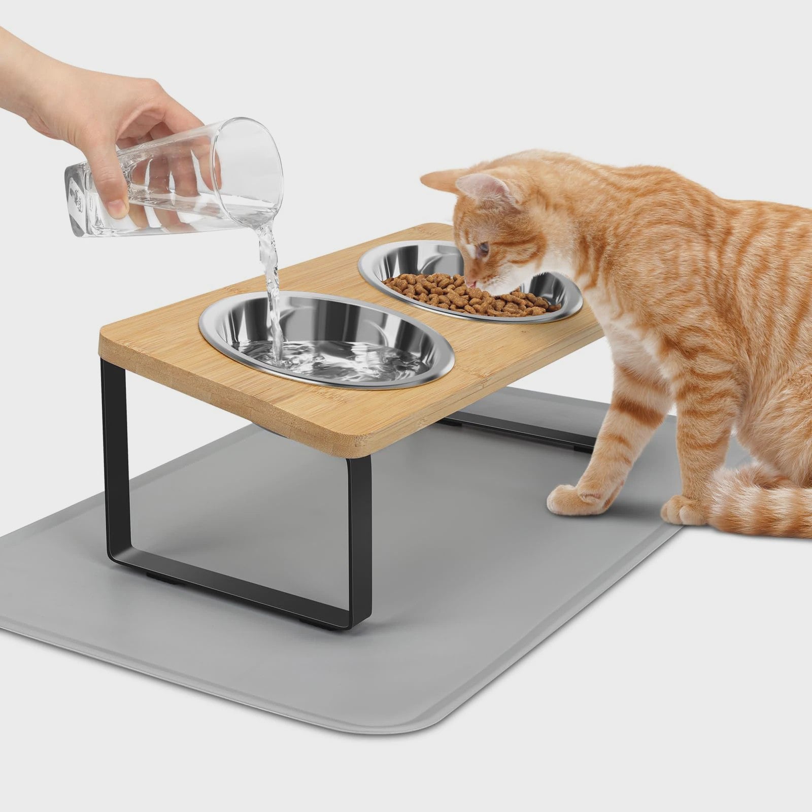 Verhoogde Kattenvoerbak met Mat - 15° Kantelbaar - Dubbele RVS Voerbakken