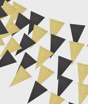 Zwarte en Gouden Driehoek Vlaggenlijn - Feestelijke Banner voor Verjaardag, Bruiloft & Feestdecoratie