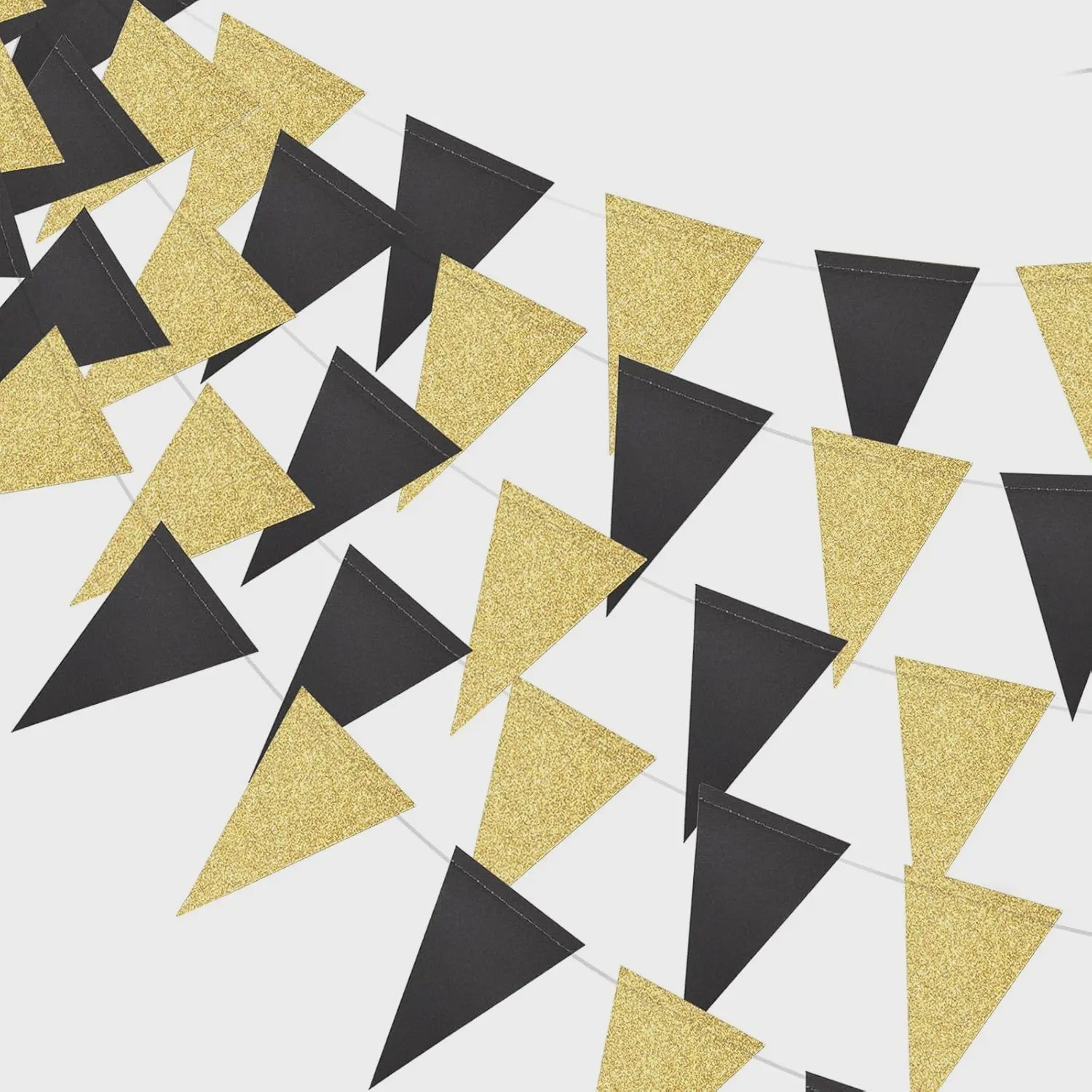 Zwarte en Gouden Driehoek Vlaggenlijn - Feestelijke Banner voor Verjaardag, Bruiloft & Feestdecoratie