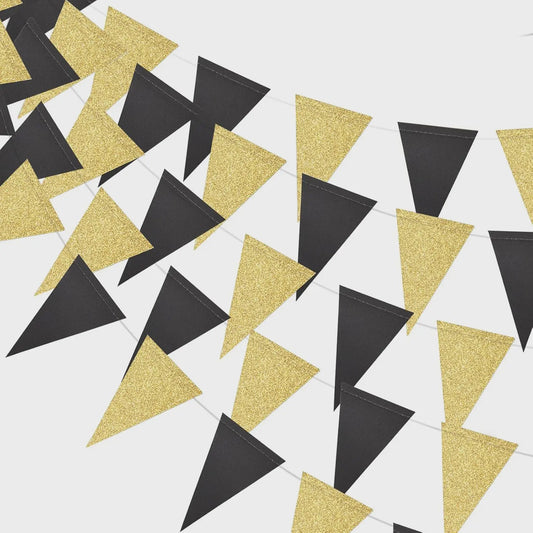 Zwarte en Gouden Driehoek Vlaggenlijn - Feestelijke Banner voor Verjaardag, Bruiloft & Feestdecoratie