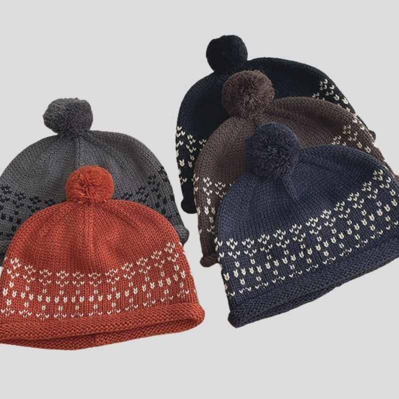 Dames Muts met Fair Isle Patroon, Pompon en Omgeslagen Boord - Warm & Stijlvol