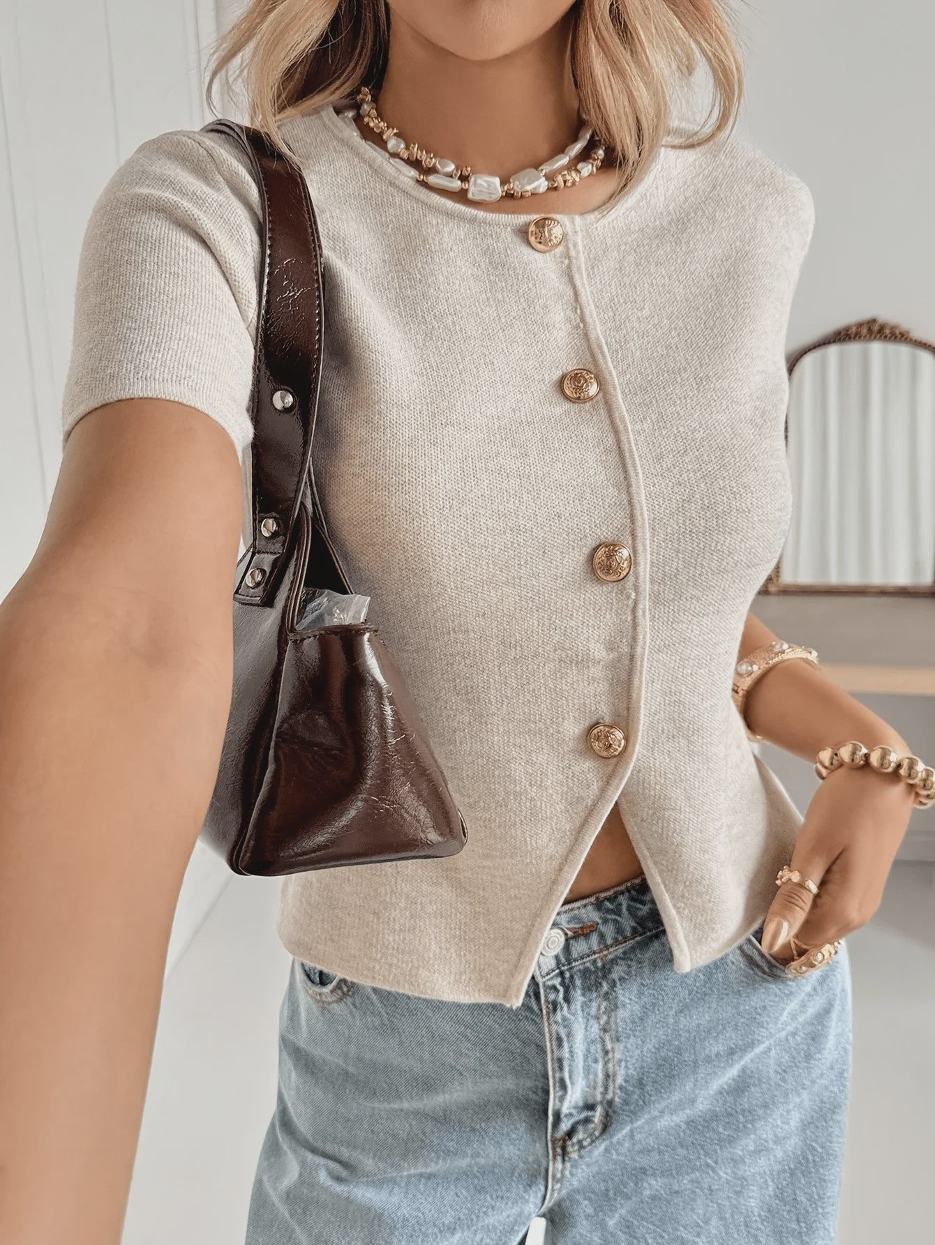 Dames Cardigan met Korte Mouwen, V-Hals en Knopen - Elegant & Minimalistisch