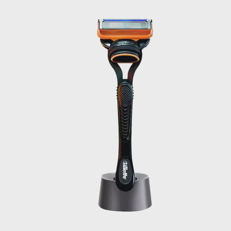 Gillette Fusion5 Scheermes Set: Handmatig Scheermes met 5 Lagen Mesjes, Handvat, 2 Reservemesjes en Standaard