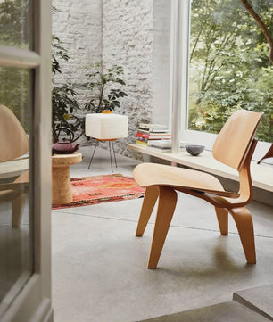 Molded Plywood Relaxfauteuil - Tijdloos Design met Houten Poten