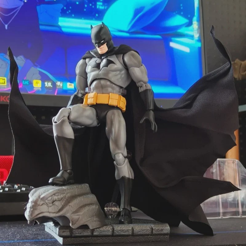 Batman Actiefiguur Mafex 126 - Justice League "Hush" Collectible Figurine