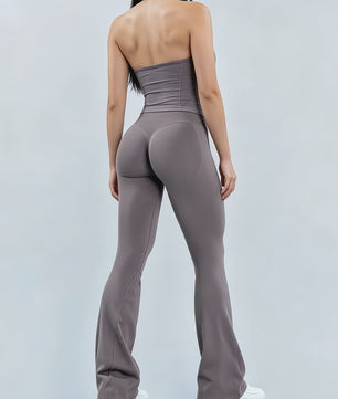 Dames Sportset: Seamless Strappy Top met Ruches & Butt Lifting Flare Leggings