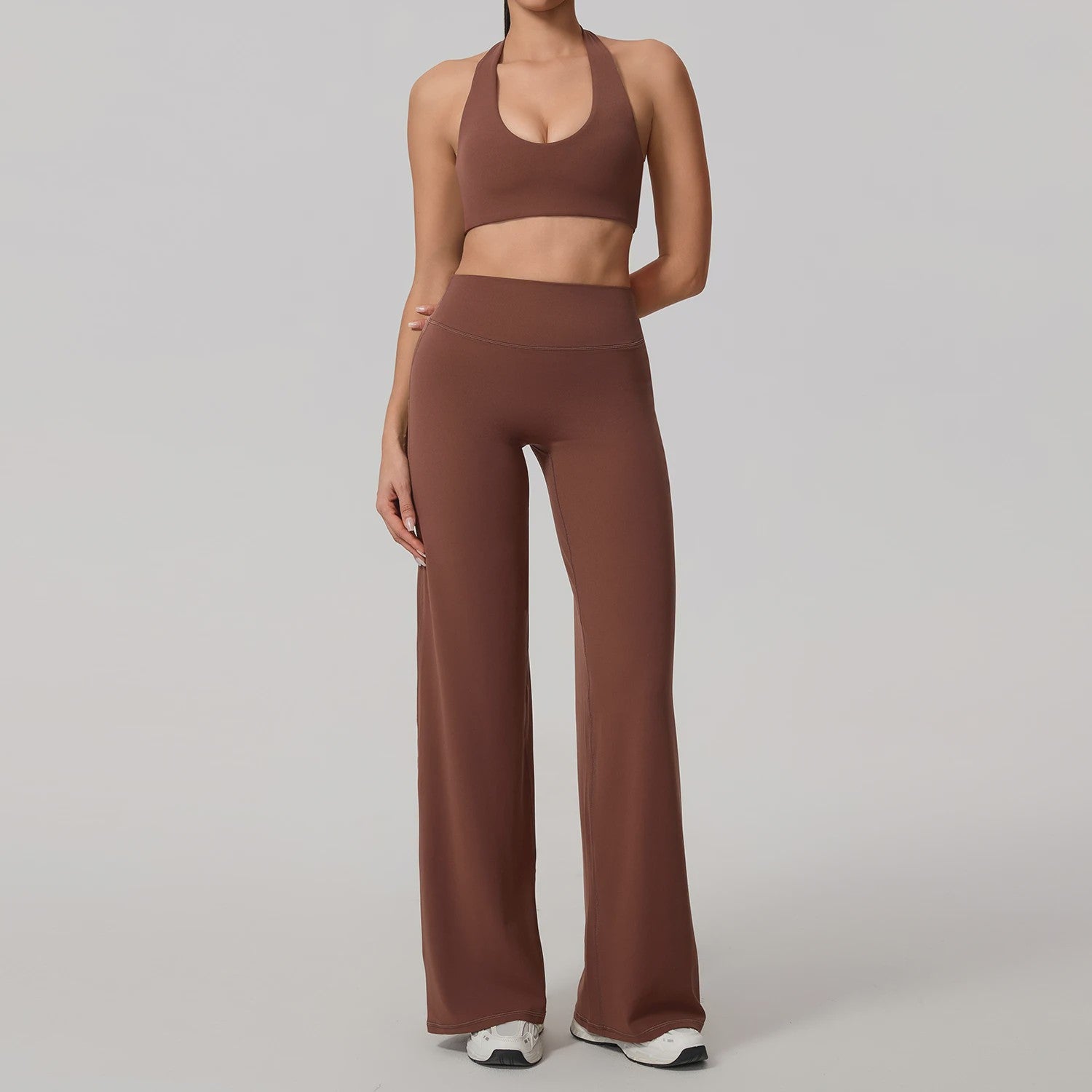 Dames Sportset: Sneldrogende Yoga Top met U-hals en Bell-Bottoms