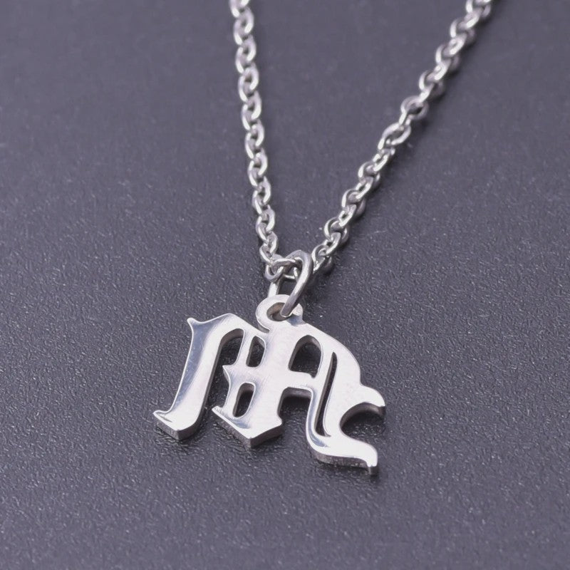 RVS Initiaal Ketting met Oude Engelse Letterhanger - 26 Letters, Perfect voor Hem, Haar of als Koppelkado