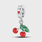 Zilverkleurige Fruit Bedels: Aardbei & Kers - Perfect voor DIY Armbanden