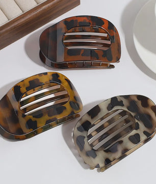 Moderne Ovalen Haarklem met Luipaardprint - Stijlvolle Acryl Haarclip voor Dames