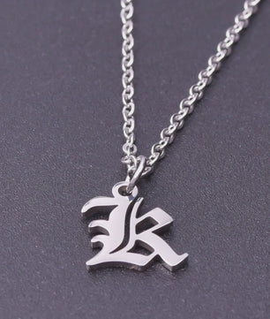 RVS Initiaal Ketting met Oude Engelse Letterhanger - 26 Letters, Perfect voor Hem, Haar of als Koppelkado