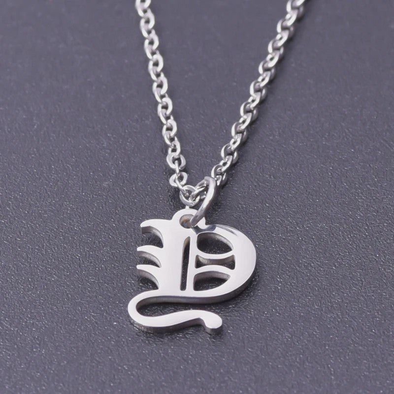 RVS Initiaal Ketting met Oude Engelse Letterhanger - 26 Letters, Perfect voor Hem, Haar of als Koppelkado