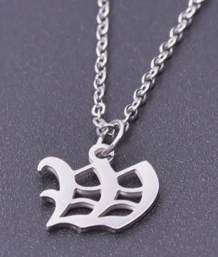 RVS Initiaal Ketting met Oude Engelse Letterhanger - 26 Letters, Perfect voor Hem, Haar of als Koppelkado